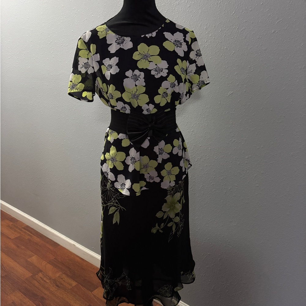 Liz Claiborne Black and Green Floral Two-Piece Top & Skirt